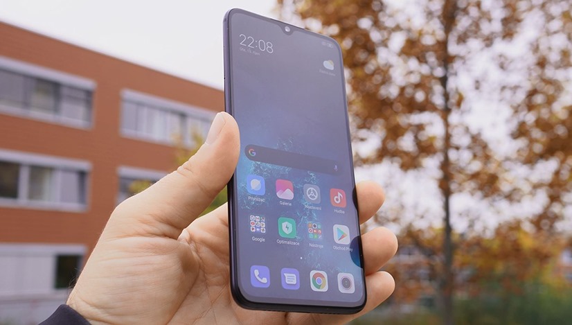 Recenze Xiaomi Mi 9 Lite: Srazí konkurenci opět na kolena?